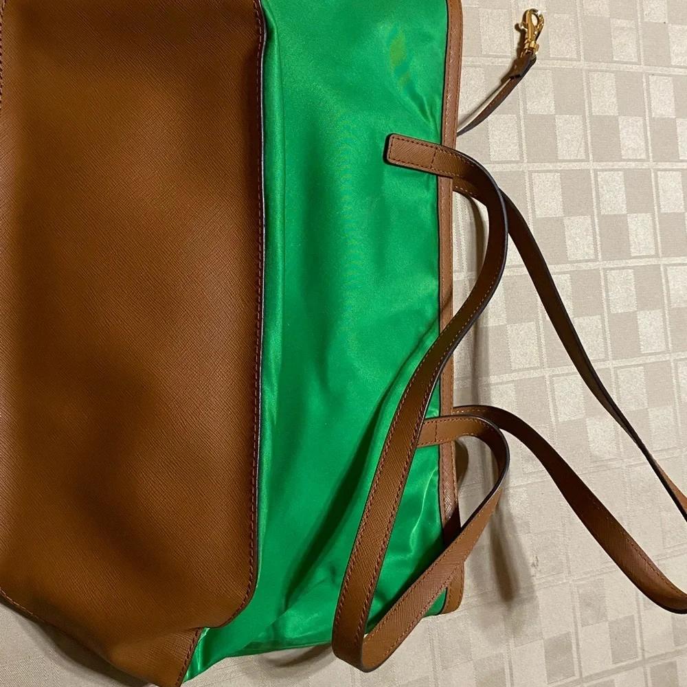 NWOT MICHAEL KORS Women’s Kelly Green Satin Tote Bag Purse 14” X‎ 9” Gold Accent
